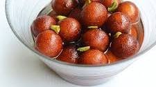 Gulab jamun with khoya