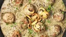 Healthy Meatballs in Mushroom Sauce