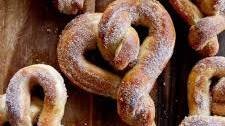 Homemade Soft Cinnamon Sugar Pretzels