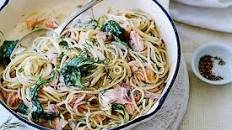 Hot smoked salmon pasta