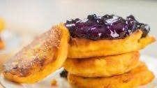 How to Make Russian Syrniki Pancakes Fast