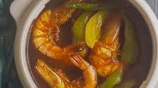 Jhinge Chingri Tel Jhol aka Jhinge diye Bagda Chingrir Tel Jhol