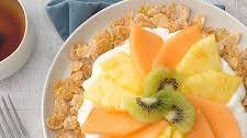 Kellogg’s Frosted Flakes® Fruit Pizza