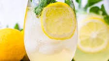 Limoncello Spritz