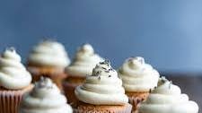 London Fog Cupcakes (Earl Grey Cupcakes with Lavender Buttercream)