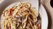Midnight Pasta With Roasted Garlic, Olive Oil and Chile