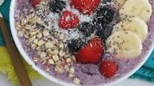 Mixed Berry Smoothie Bowl with Greek Yogurt