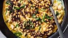 Musabaha (Creamy Warm Chickpeas with Tahini)