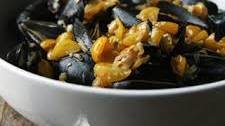 Mussels in Tomato Garlic Broth