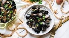 Mussels in White Wine and Garlic