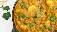 New Potato & Pea Curry with Yellow Split Peas [vegan]