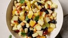 Pakistani Fruit Chaat (with essential tips!)