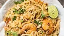 Paleo & Keto Pad Thai With Shirataki Noodles