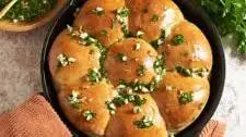 Pampushky Recipe (Ukrainian Garlic Bread)