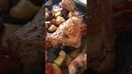 Pollo al forno con patate e pomodorini