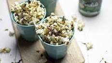 Popcorn au furikake et à l’algue nori