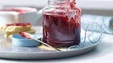 Quick & easy spiced berry jam