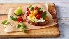 Quick roasted tomato & feta bruschetta
