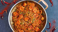 Quick Spicy Garlic Shrimp Noodles