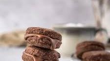 Romany Creams (Crunchy Chocolate Coconut Creams)