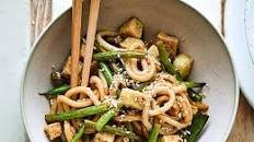 Sesame & spring onion stir-fried udon with crispy tofu