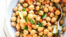 Simple Chickpea Salad (5 Minute Lunch!)