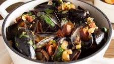 Spanish Mussels with Chorizo and Cream