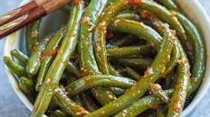 Spicy Sriracha Green Beans