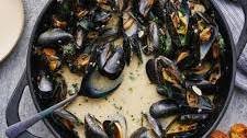 Steamed Mussels Recipe with White Wine Garlic Sauce