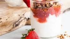 Stewed Strawberry Rhubarb Yogurt Parfaits