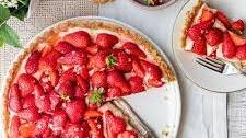 Strawberry tart with elderflower pastry cream