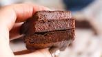 The Healthiest PROTEIN BROWNIES that have no added sugar