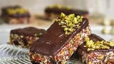 Vegan Raspberry Pistachio Energy Bars