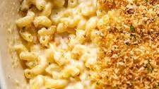 Baked Macaroni and Cheese with Breadcrumb Topping