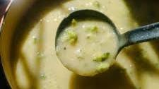 Cheesy Potato and Broccoli Soup (Vegan)