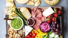 How To Build A Summer Charcuterie Board