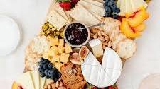 How to Make a Perfect Summer Cheeseboard