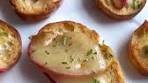 SHARP CHEDDAR & MAPLE-GLAZED APPLE CROSTINI ...