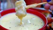 Apple Cider Cheese Fondue