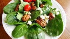 Blue Cheese and Walnut Salad With Maple Dressing