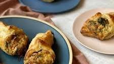 Cheesy Spinach Puff Pastry Bites