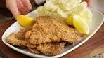 Classic Argentinian Beef Milanesa with Mashed Potatoes ...