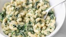 Creamy Pesto Mac and Cheese with Spinach