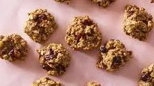Easy banana, cranberry, and oat cookies