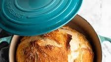 Easy No Knead Bread (Dutch Oven Bread)
