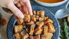 Homemade Crunchy Croutons