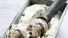 No-Churn Oreo Cheesecake Ice Cream