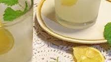 Old Fashioned Lemon Balm Lemonade