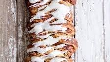 Overnight Pull-Apart Brioche Cinnamon Roll Bread.