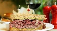 Pastrami: il Sandwich di carne speziata che conquista i palati